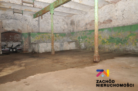 Zabytkowe Podziemia Nieopodal Zamku W Żarach